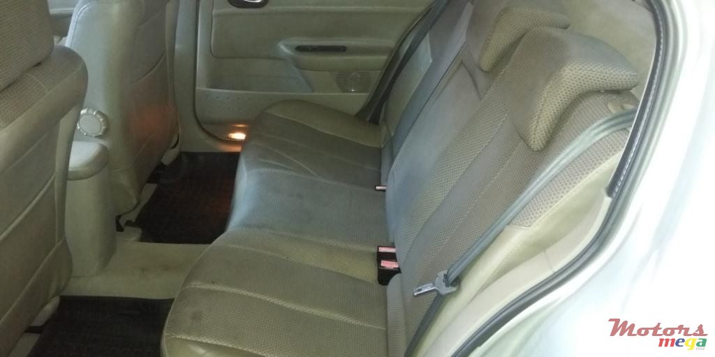 2005' Renault Megane photo #2