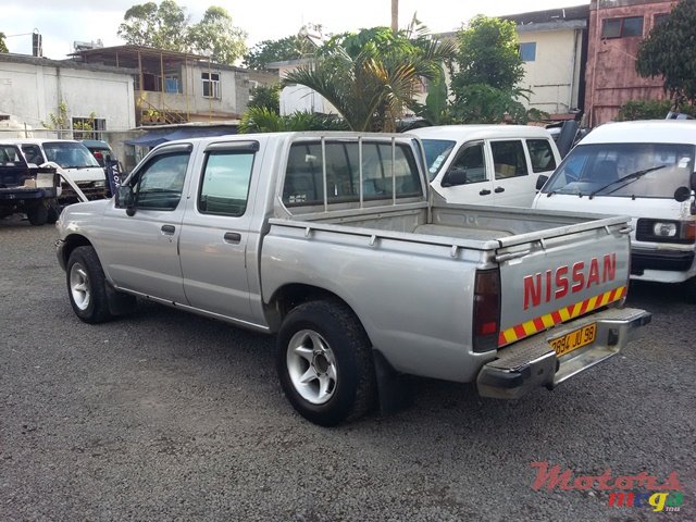 1998' Nissan photo #2