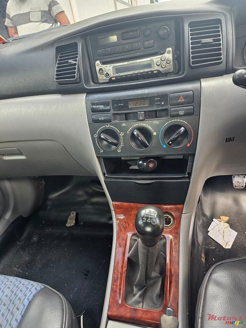 2002' Toyota Corolla Nze photo #4