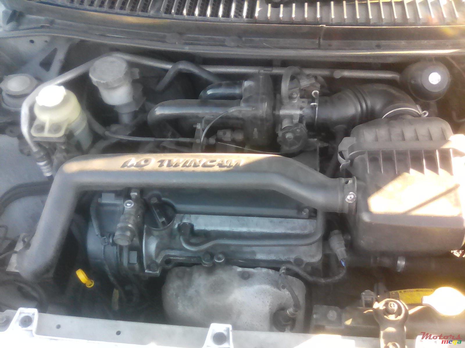 2002' Toyota photo #7