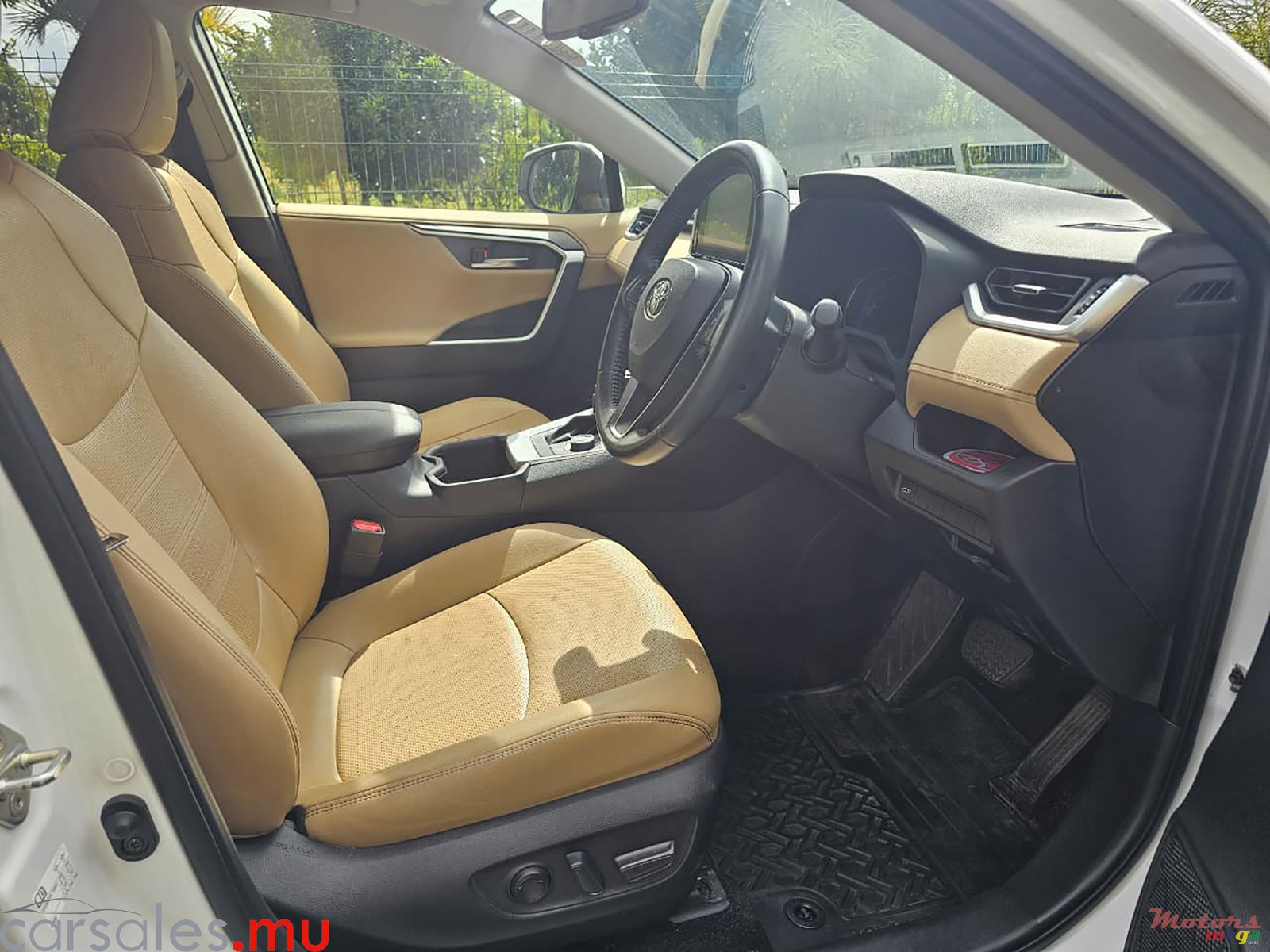 2024' Toyota RAV4 GXL 2.5 Hybrid photo #6