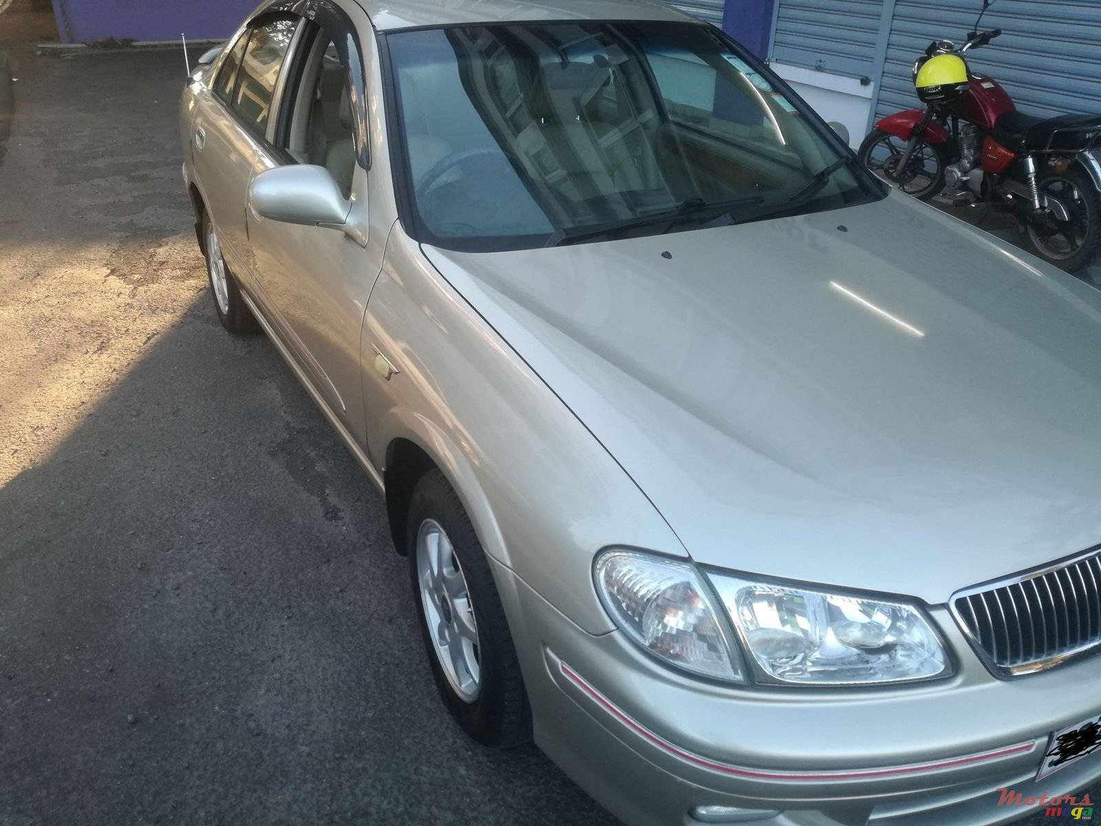 2002' Nissan Sunny photo #2