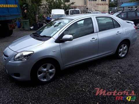 2008' Toyota Yaris photo #4