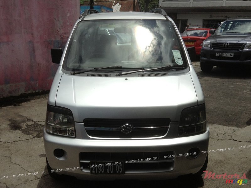 2005' Suzuki Wagon R+ photo #1