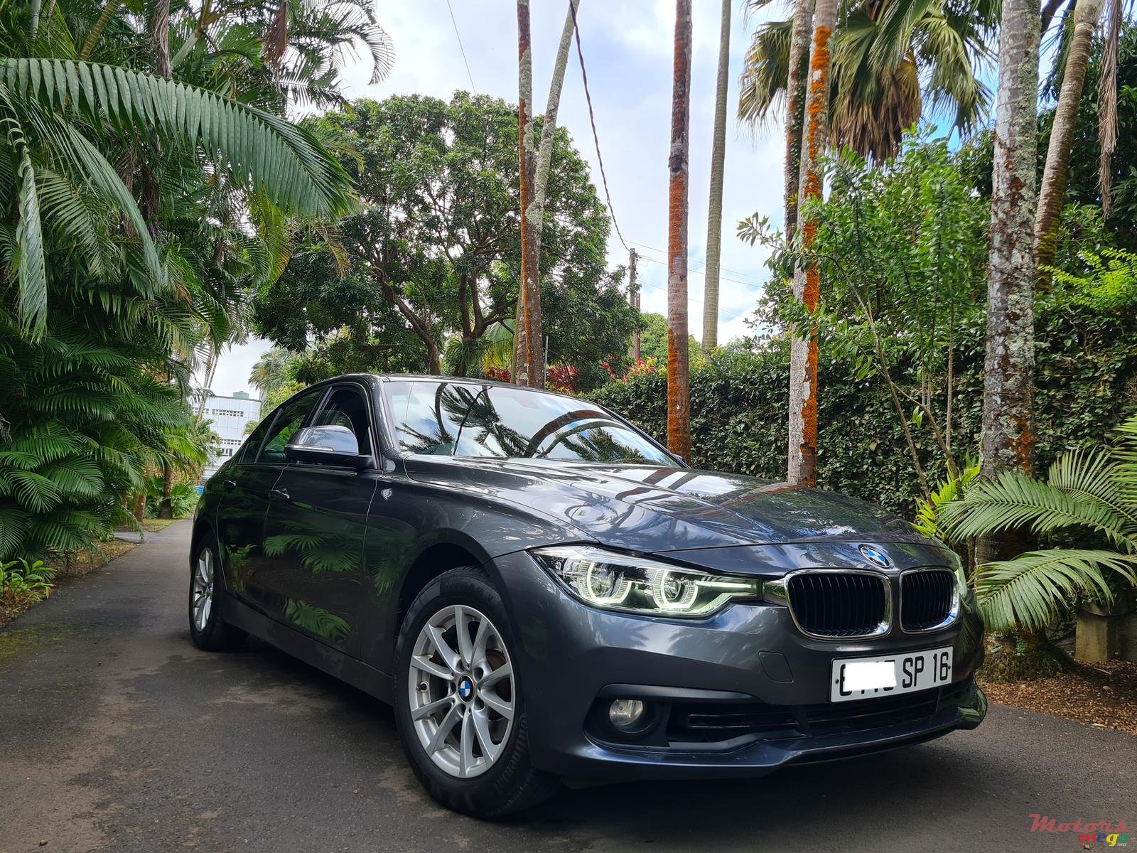 2016' BMW 318 Automatic photo #1