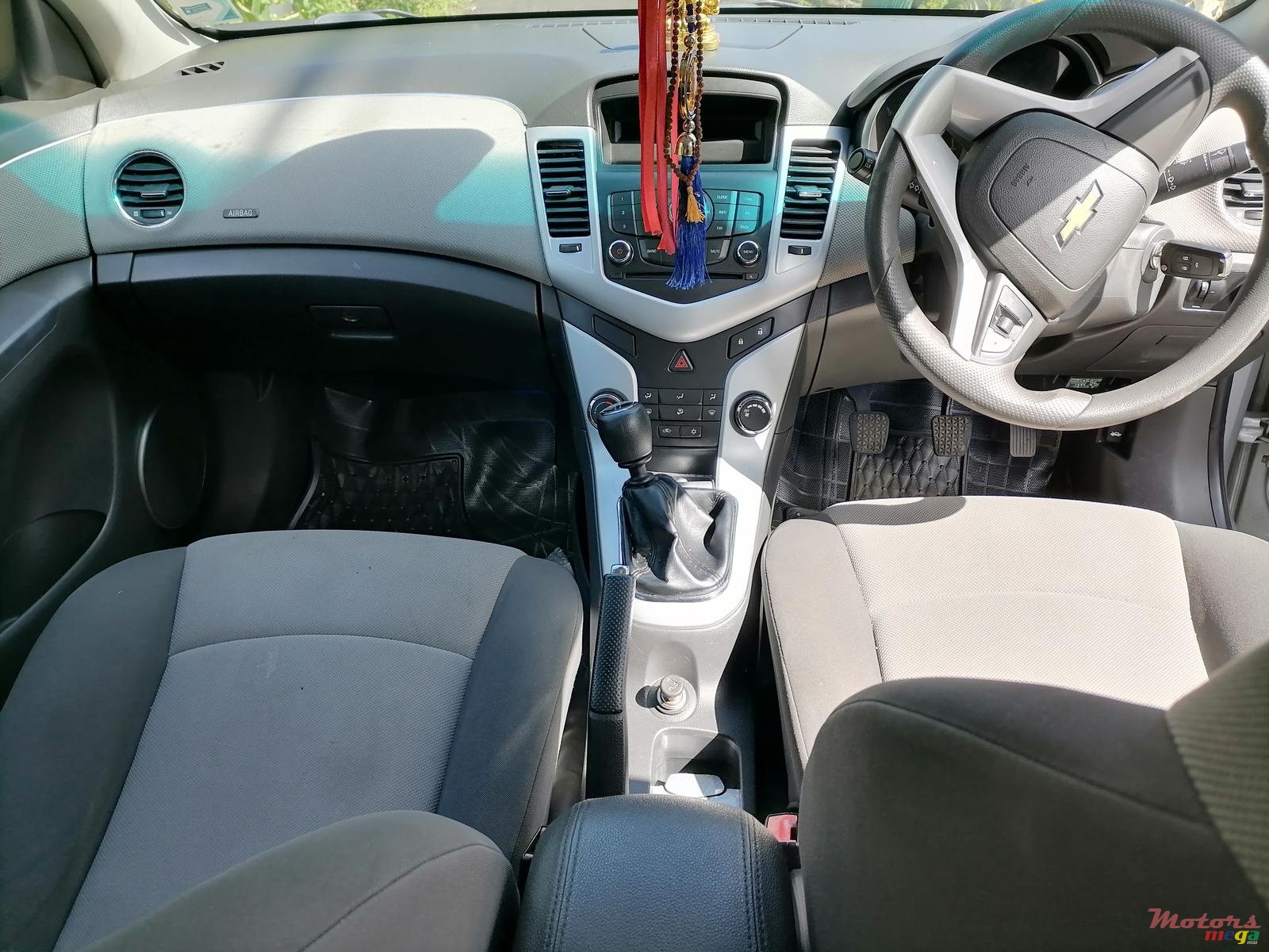 2010' Chevrolet Cruze photo #1