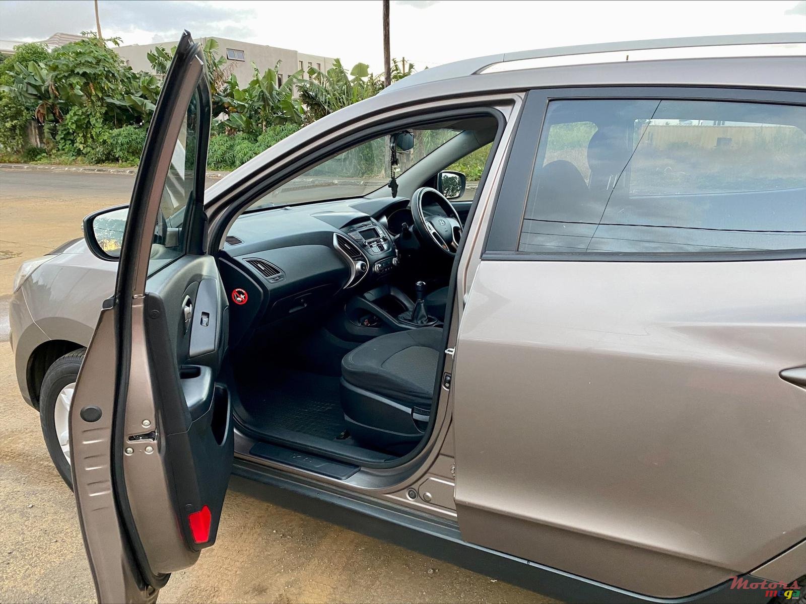 2011' Hyundai ix35 photo #6