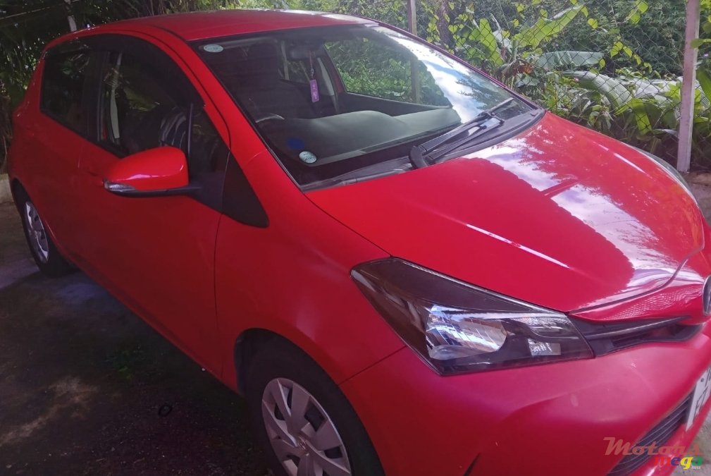 2015' Toyota Vitz photo #2