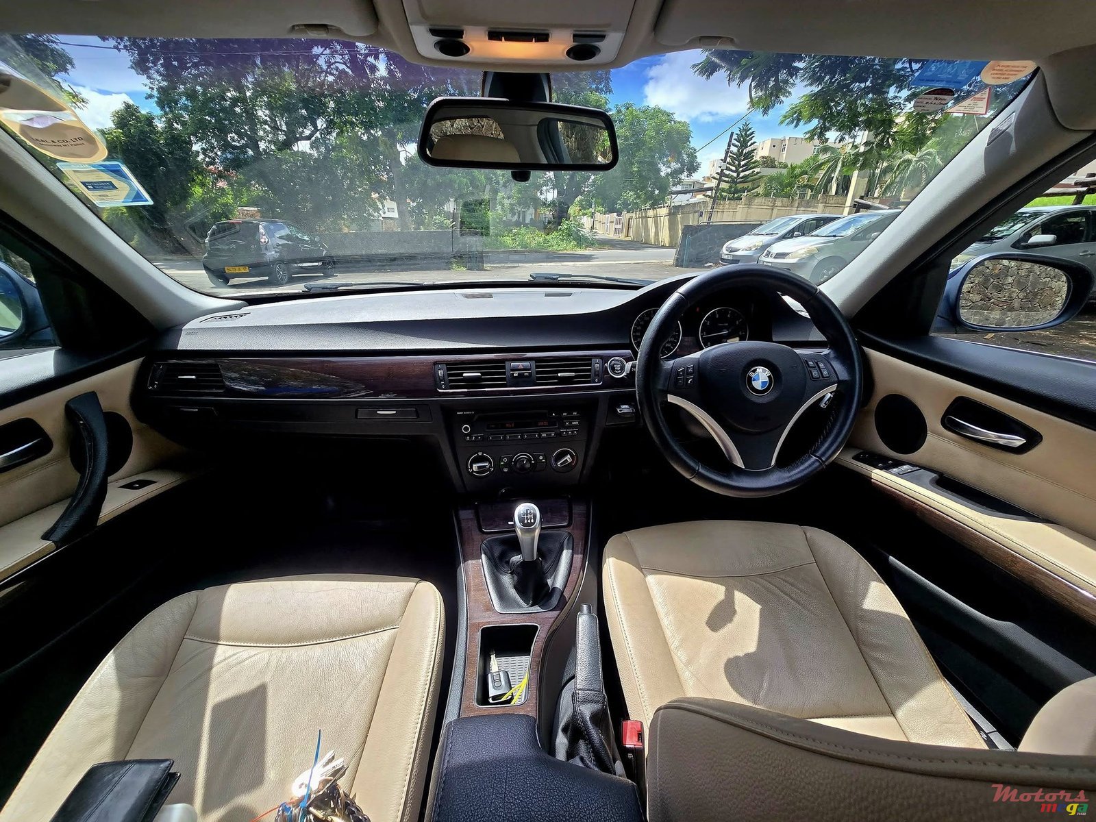 2011' BMW 316 photo #7