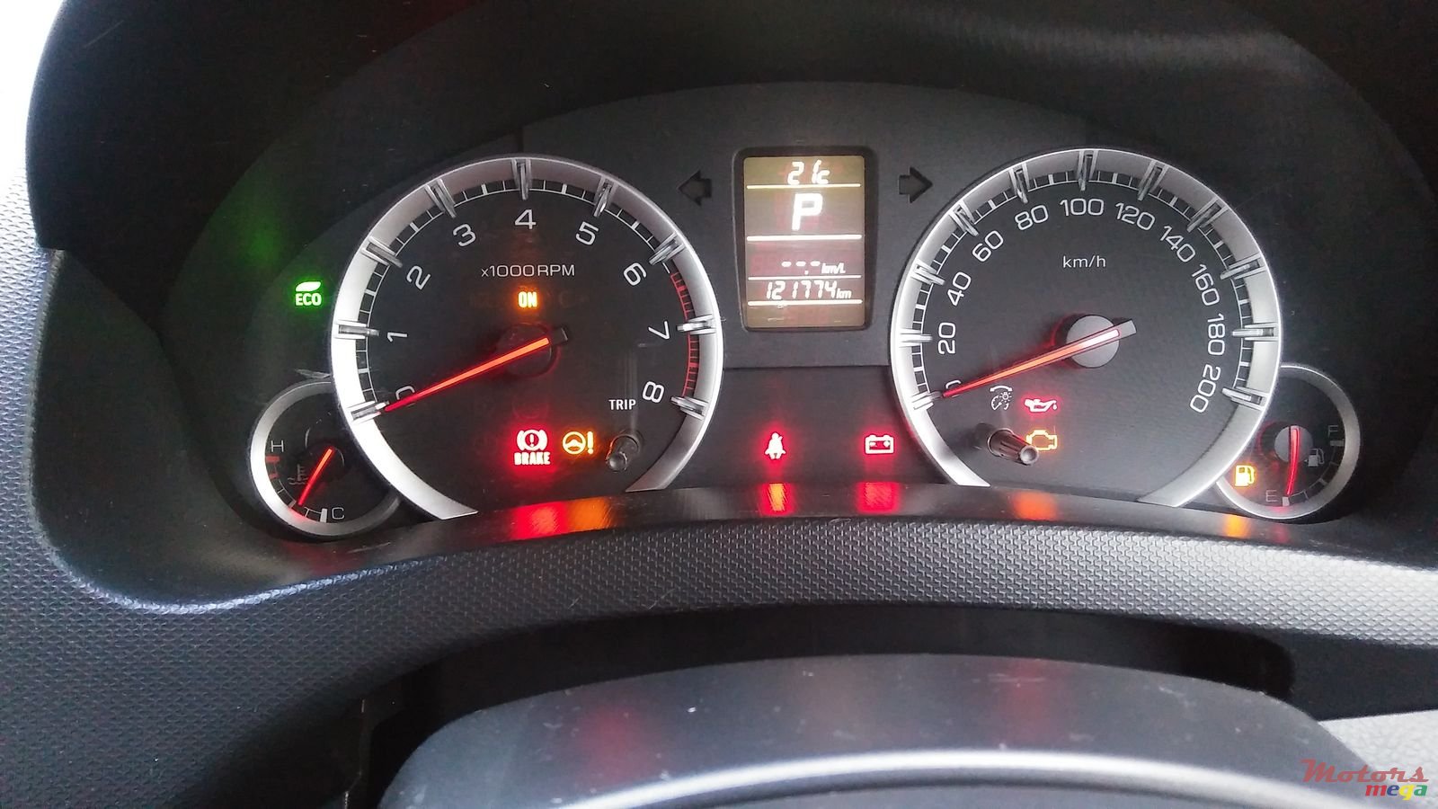 2011' Suzuki Swift photo #5