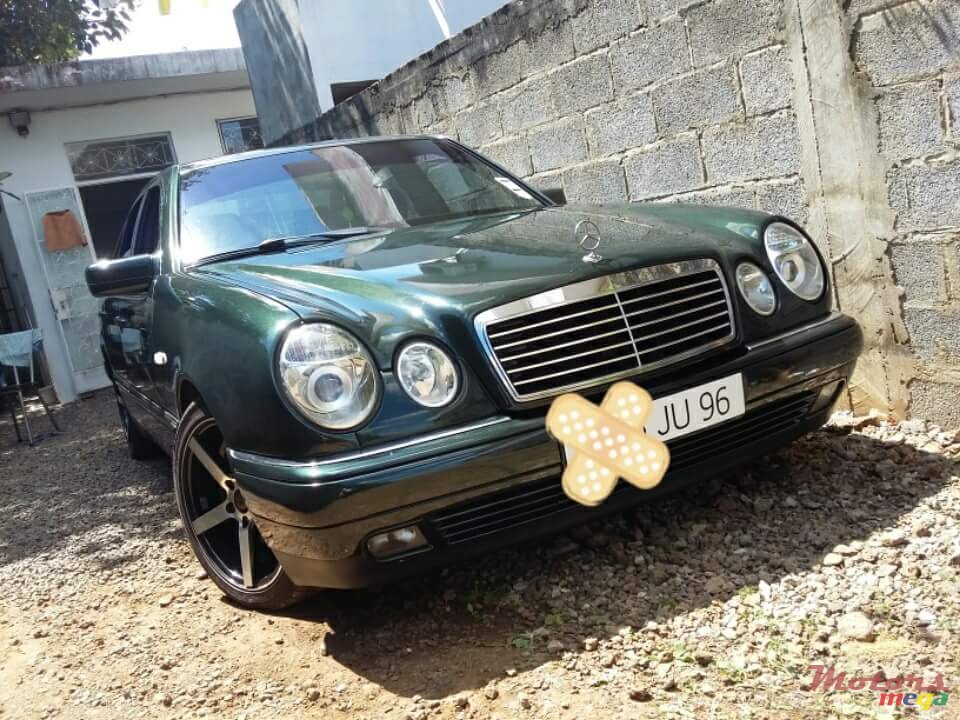 1996' Mercedes-Benz 230E photo #3