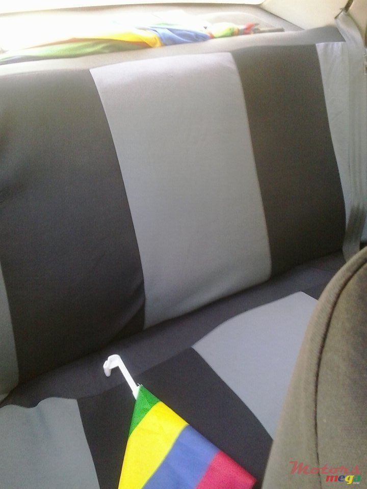 1998' Mitsubishi Lancer photo #2