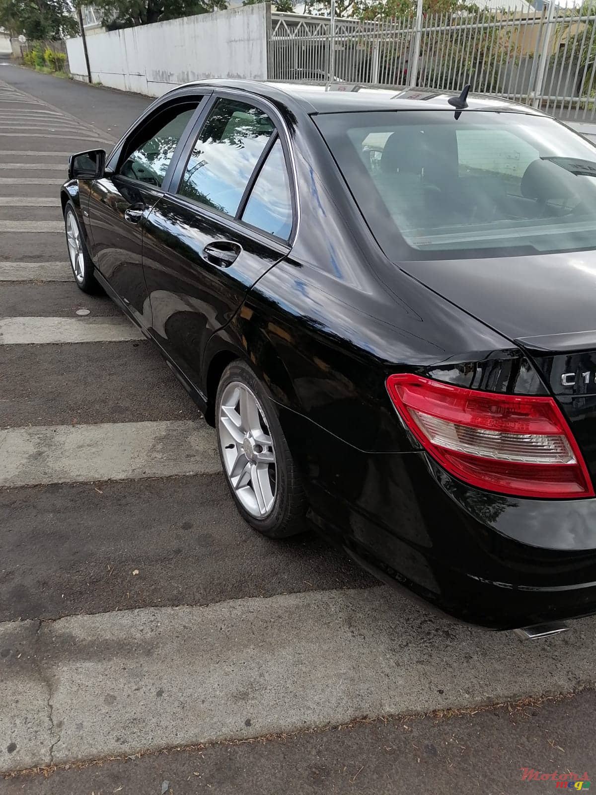 2009' Mercedes-Benz C-Class photo #5