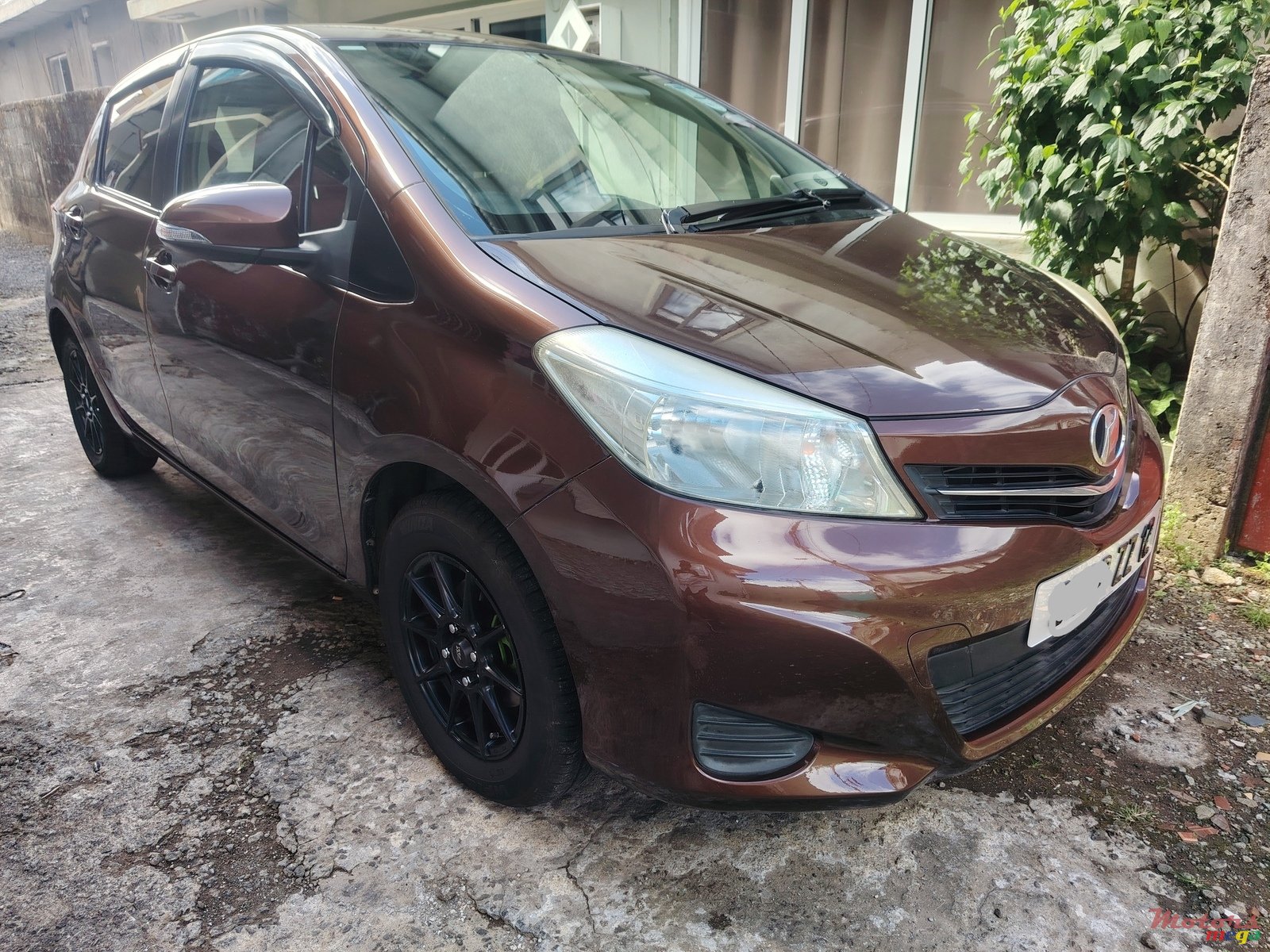 2012' Toyota Vitz 1300cc jewela Auto photo #5