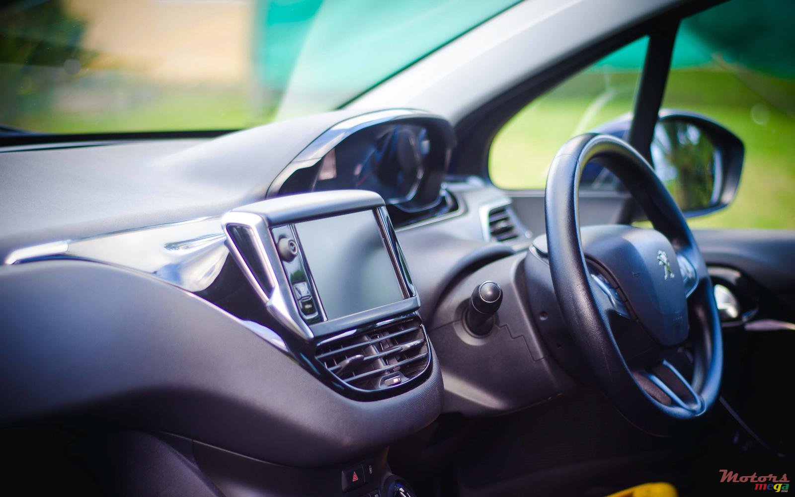 2014' Peugeot 208 photo #4