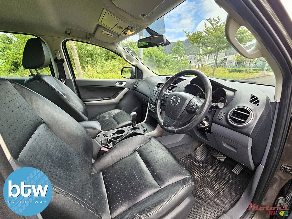 2016' Mazda BT-50 photo #5