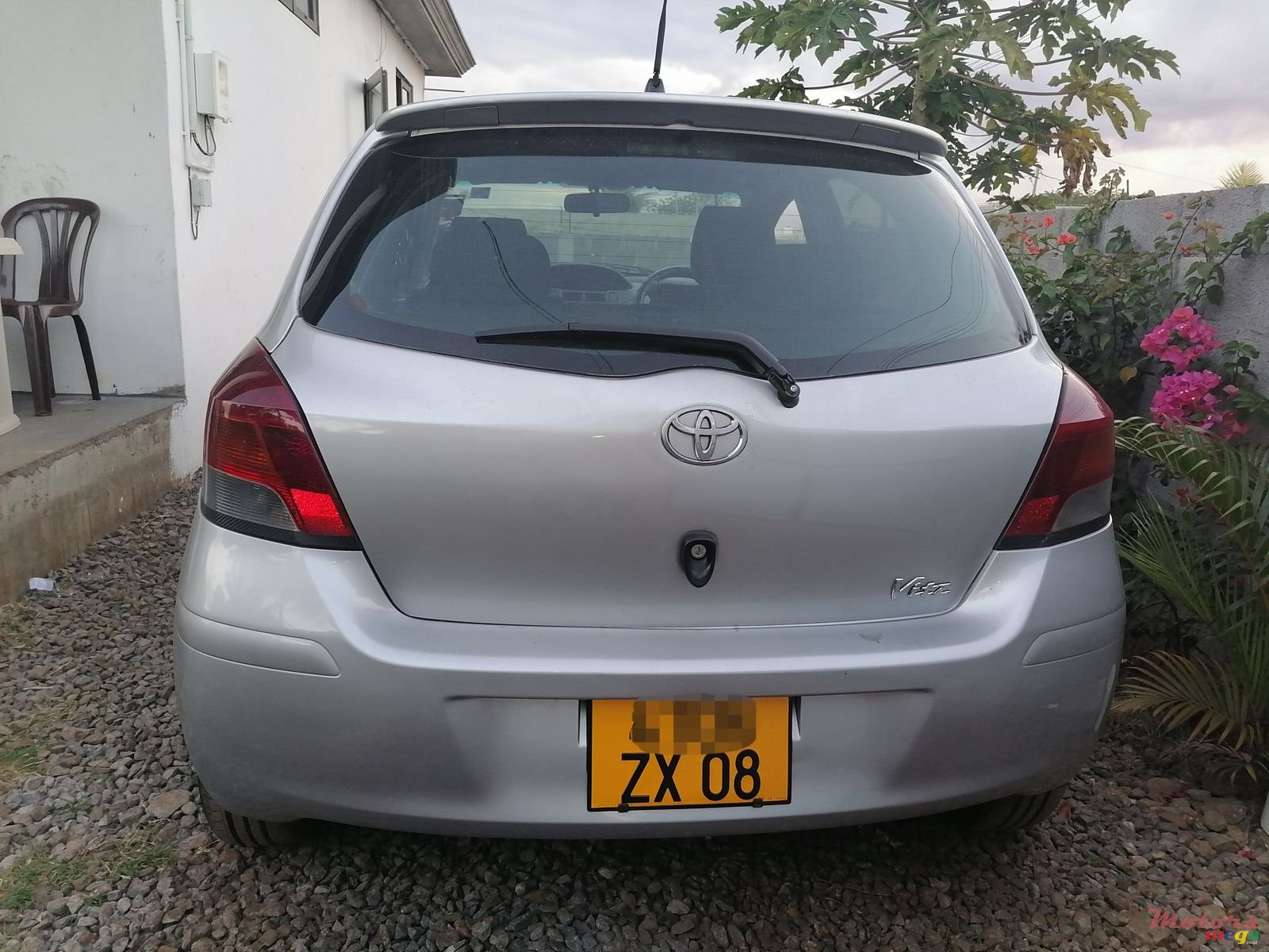 2008' Toyota Vitz photo #5