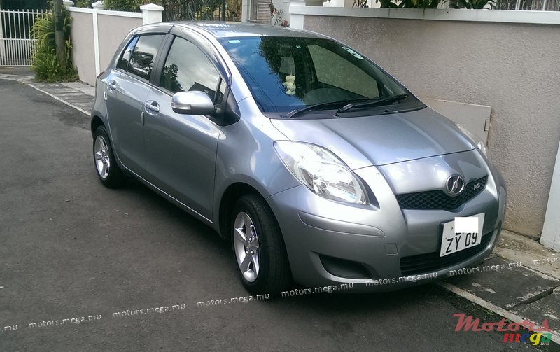 2009' Toyota vitz  photo #1