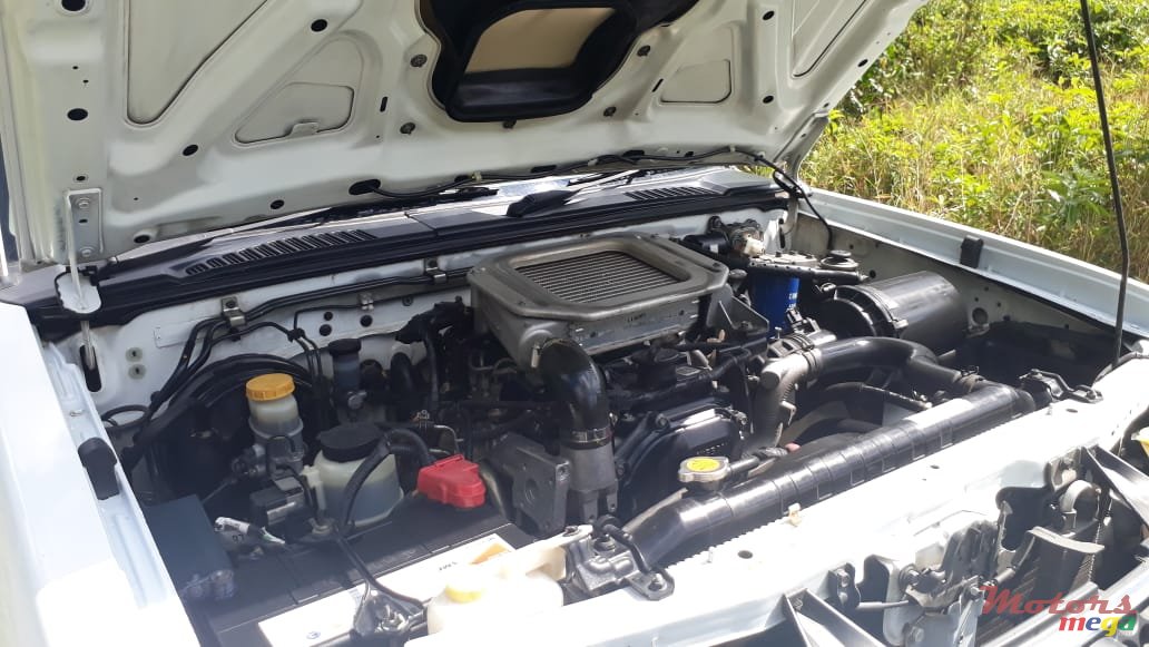 2013' Nissan NP300 Hardbody photo #5