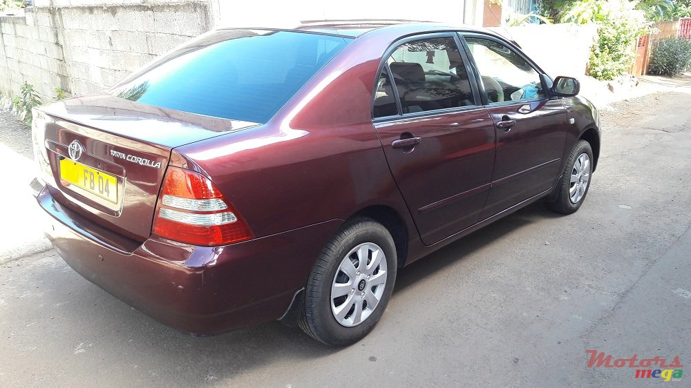 2004' Toyota Corolla photo #2