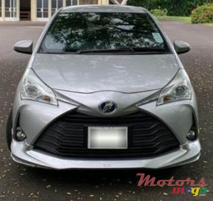 2017' Toyota Vitz photo #1