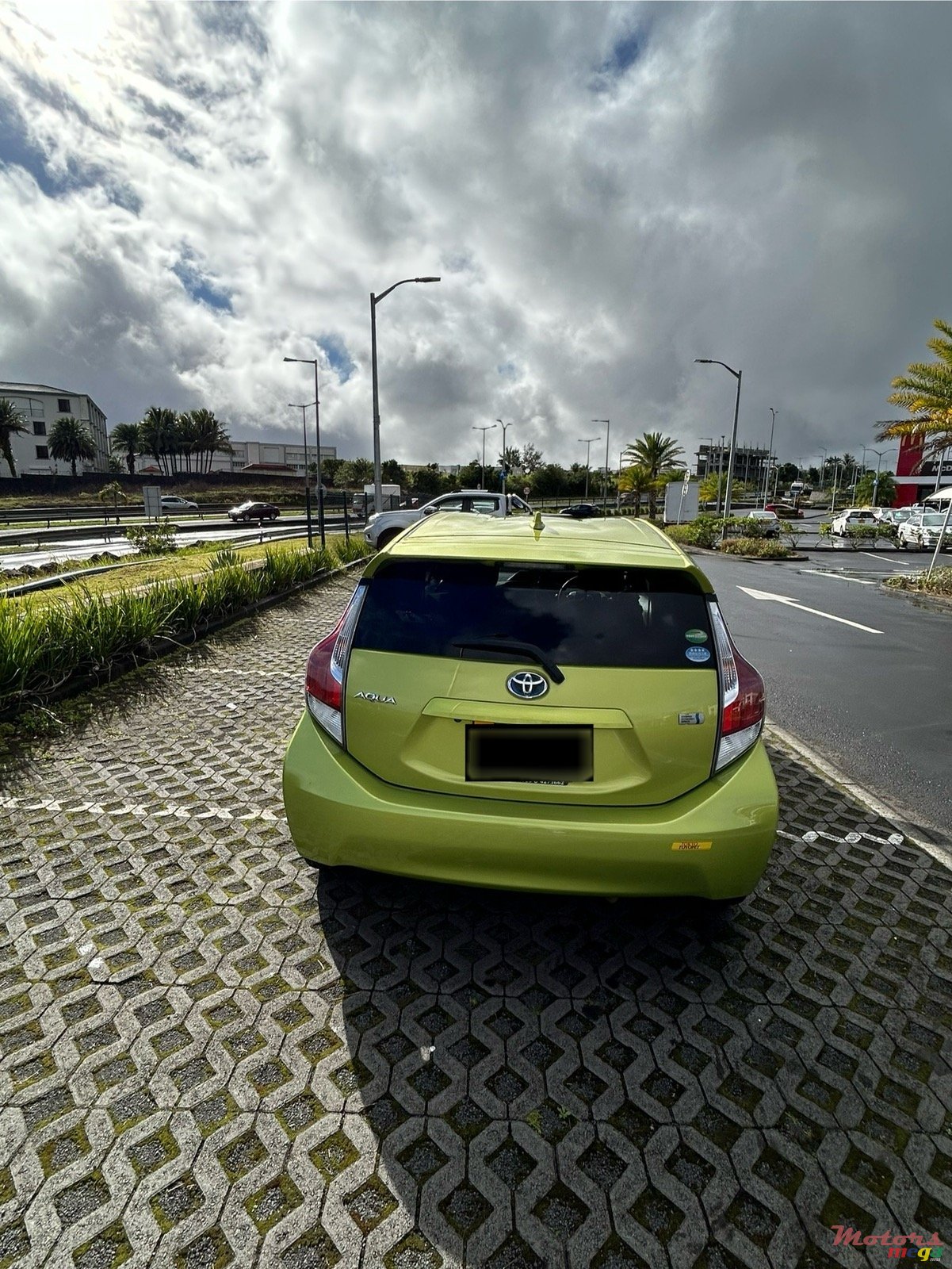 2016' Toyota Aqua photo #4