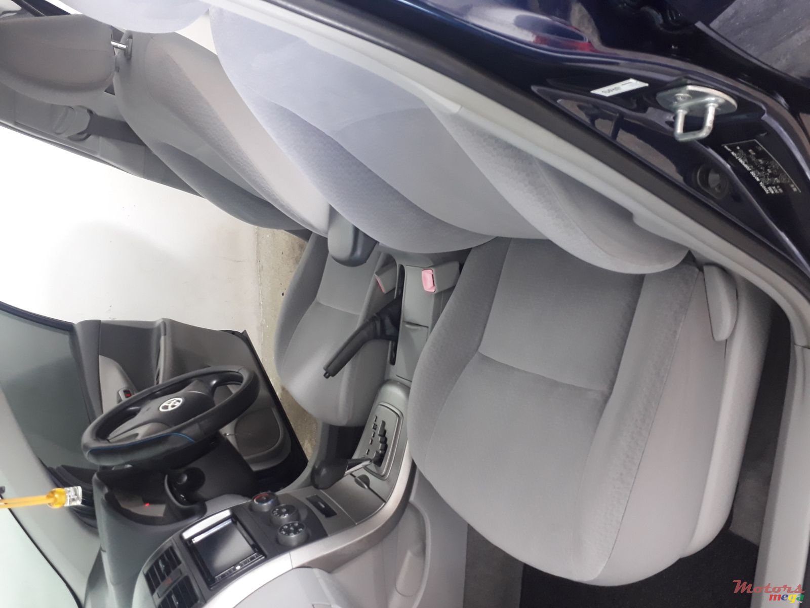 2010' Toyota Axio photo #3