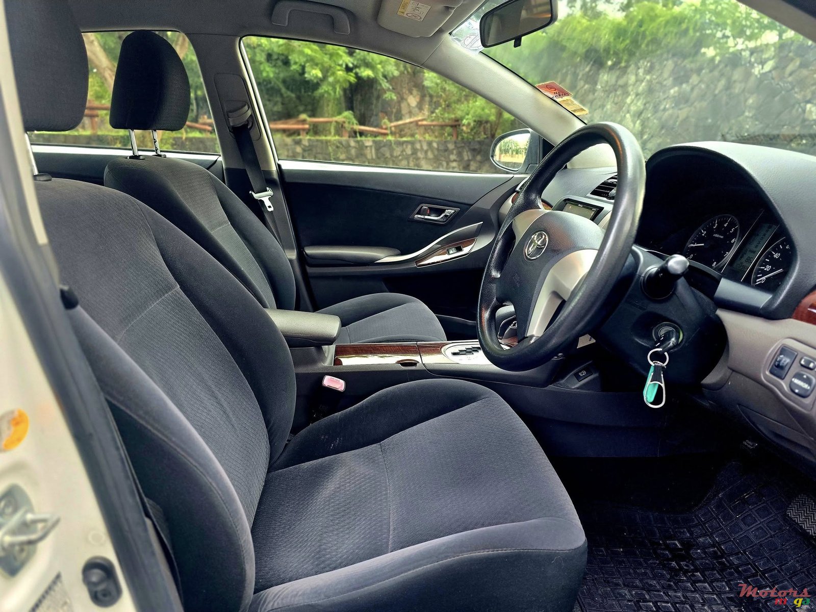 2015' Toyota Allion photo #6