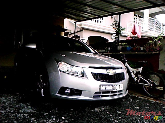2011' Chevrolet Cruze LS photo #1