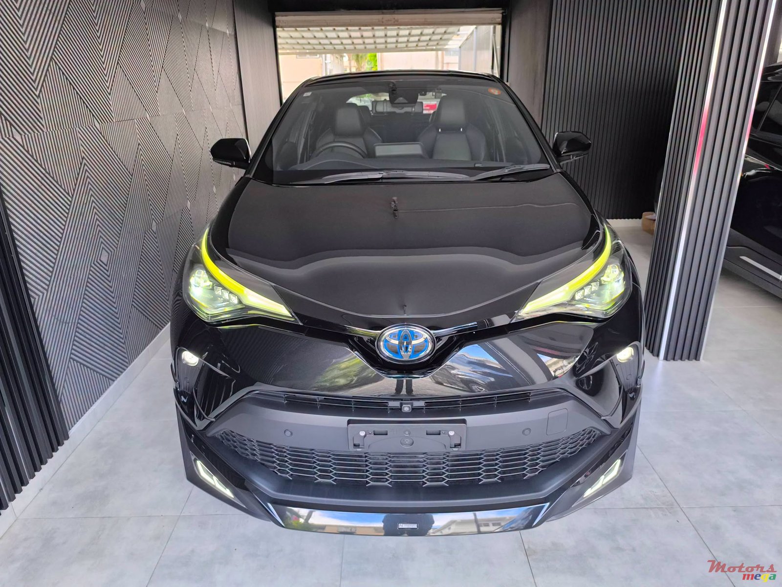 2023' Toyota C-HR Modellista photo #2