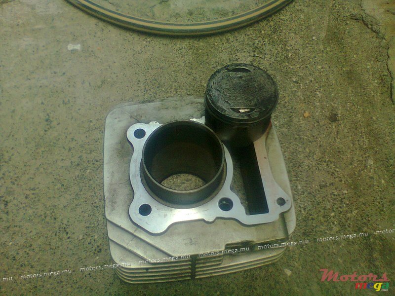 2010' Suzuki photo #2