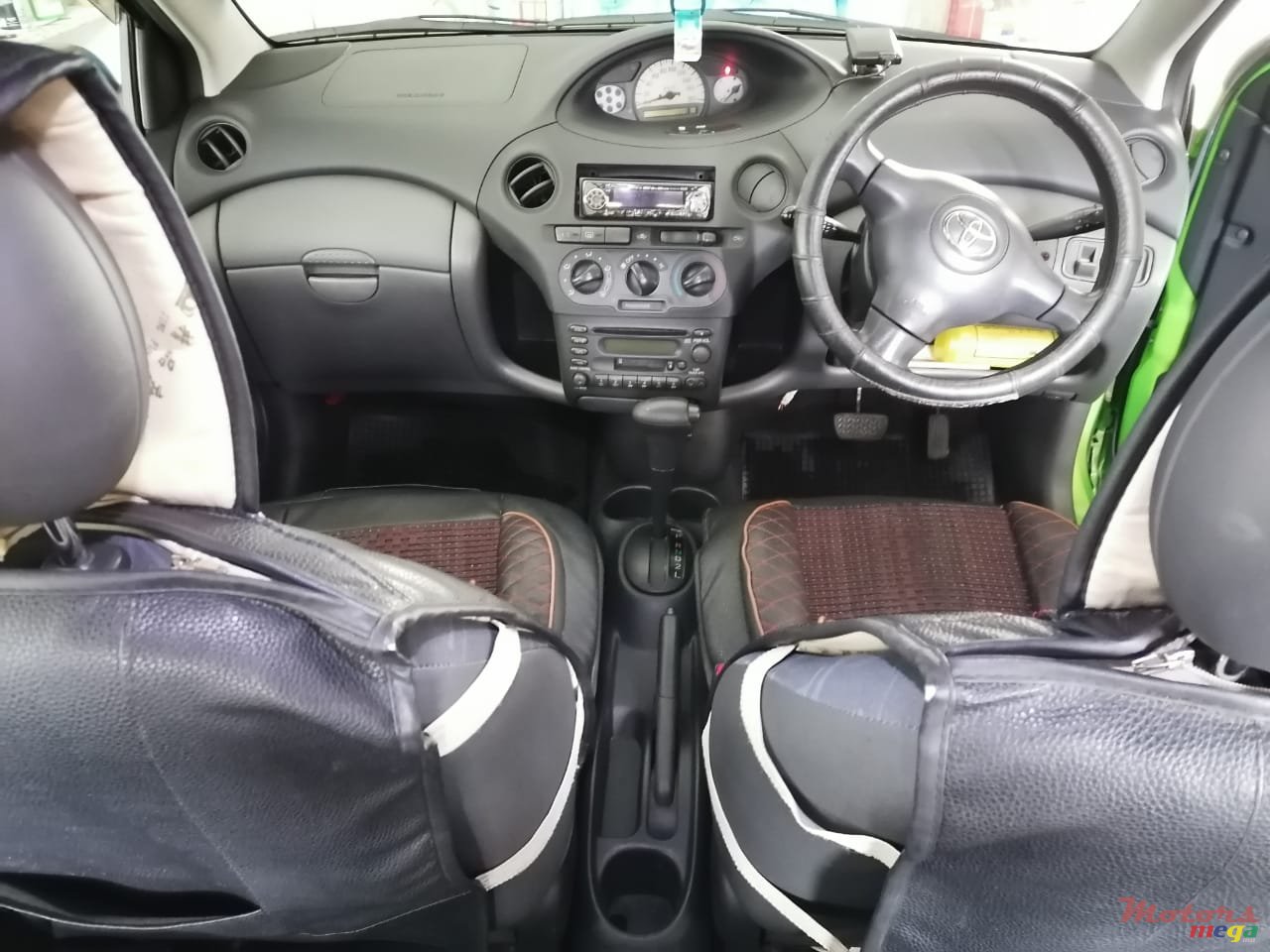 2003' Toyota Vitz photo #4