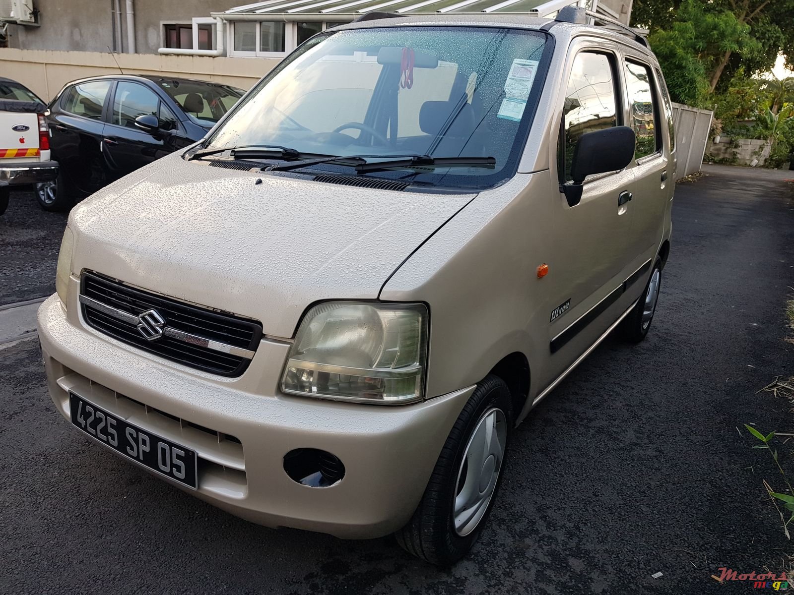 2005' Suzuki Wagon R photo #2