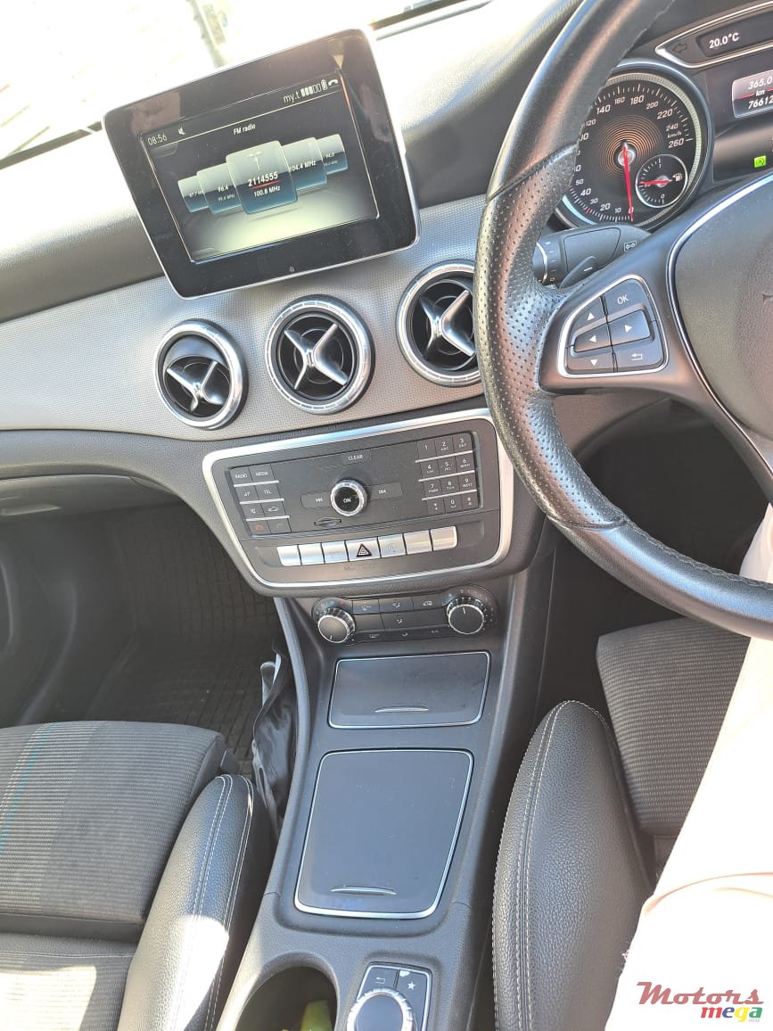 2017' Mercedes-Benz CLA 200 photo #5