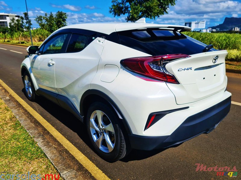 2019' Toyota C-HR 1.2T S-T LED Package photo #3