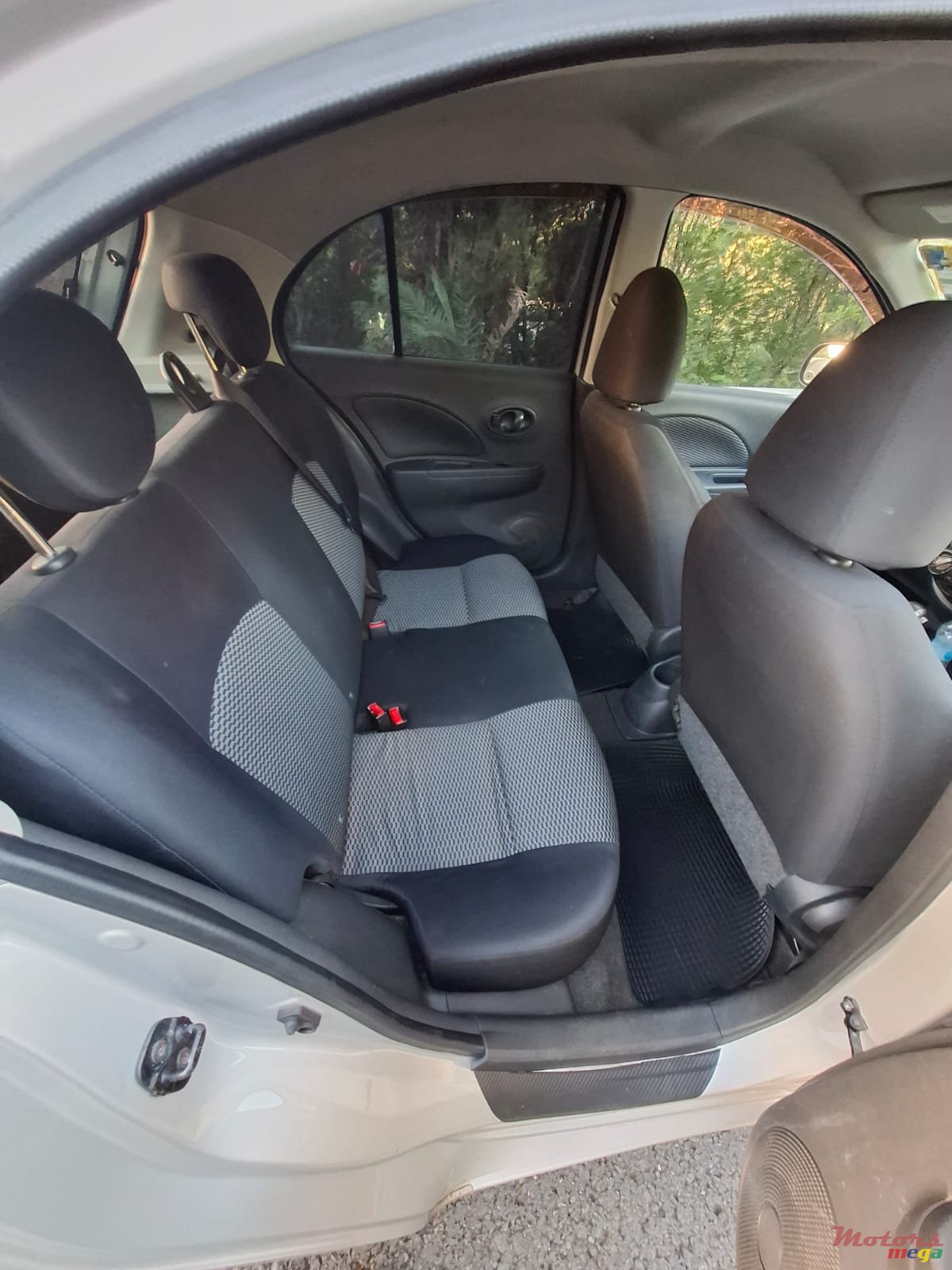 2013' Nissan March photo #5