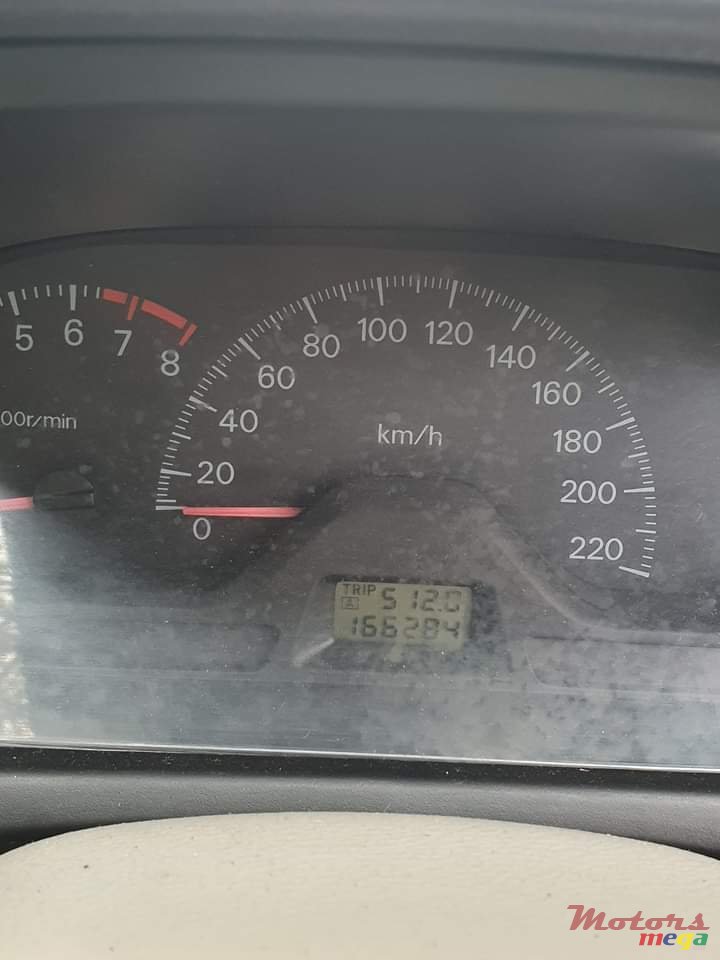 2004' Mitsubishi Lancer Glx photo #1