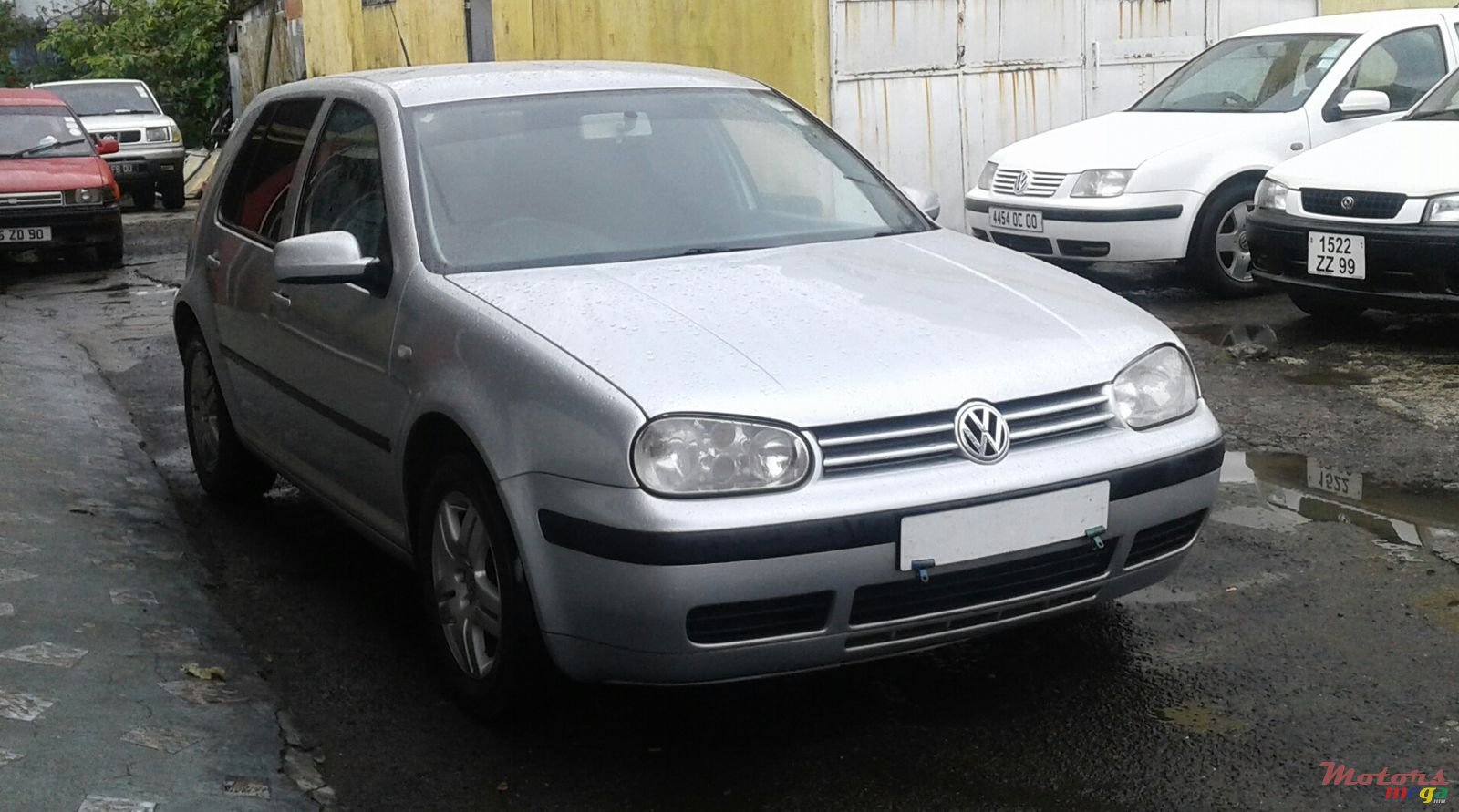 2002' Volkswagen Golf IV photo #1