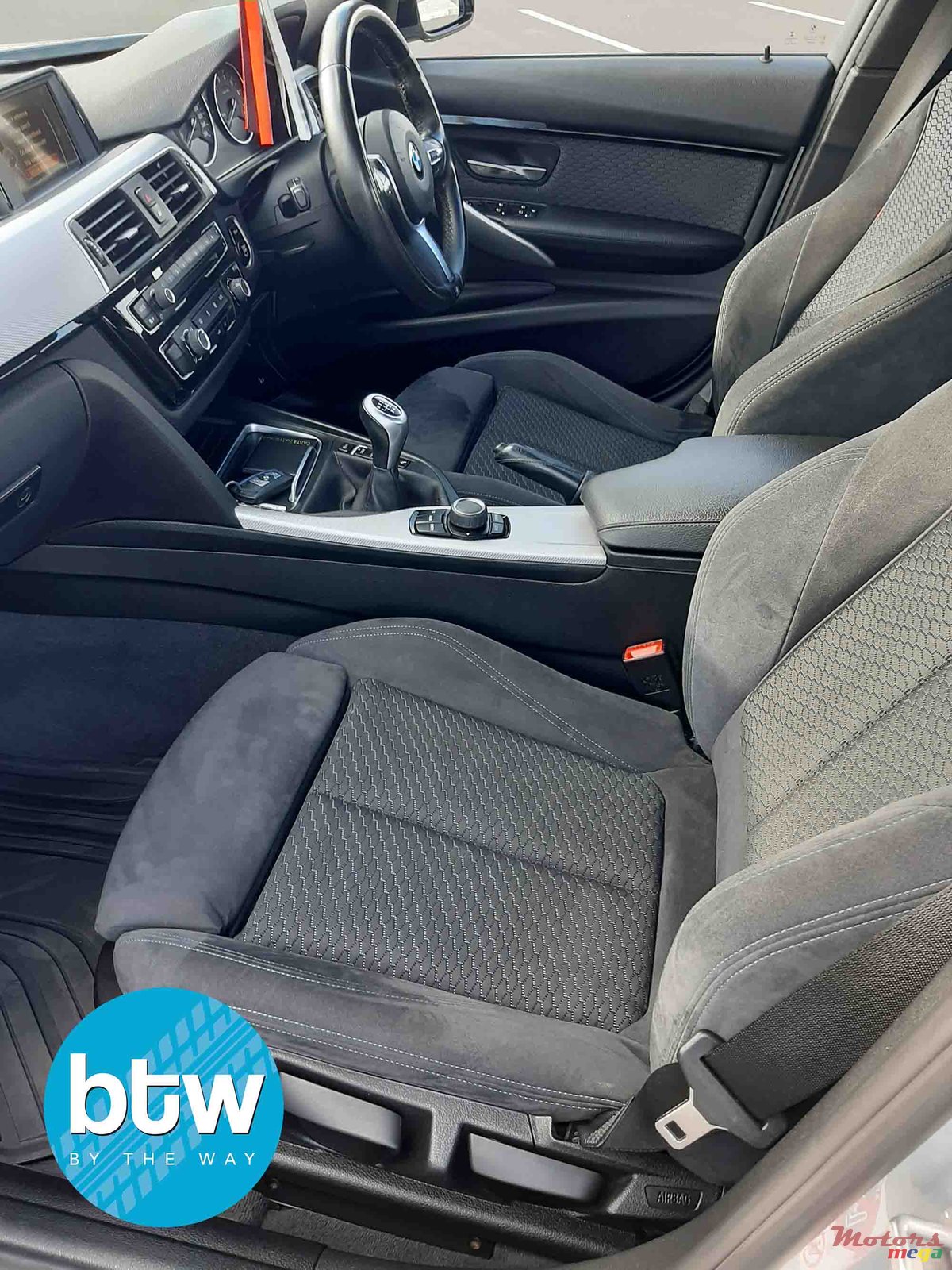 2017' BMW 318 photo #5