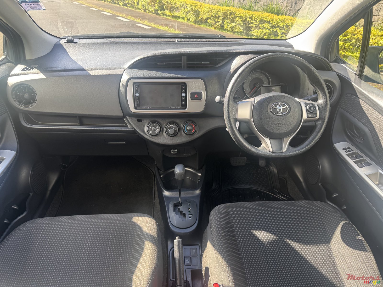 2016' Toyota Vitz 1300cc photo #5