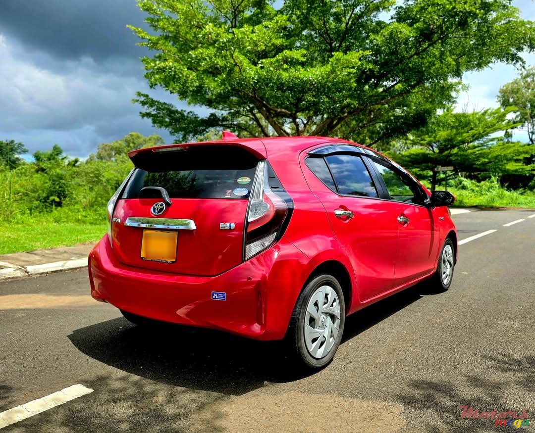 2020' Toyota Aqua photo #5