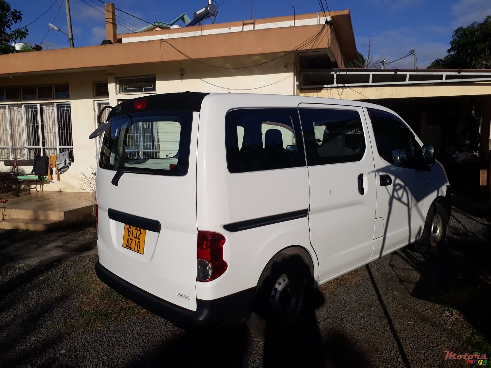 2010' Nissan NV photo #2