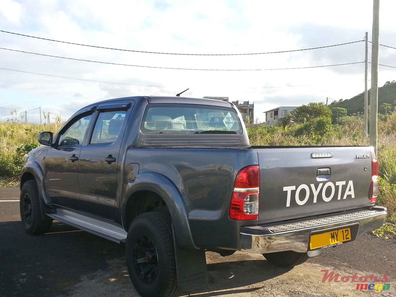 2012' Toyota Hilux photo #2