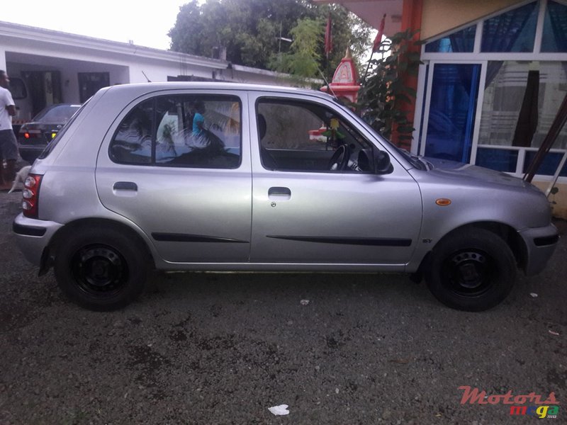 1999' Nissan Micra photo #1