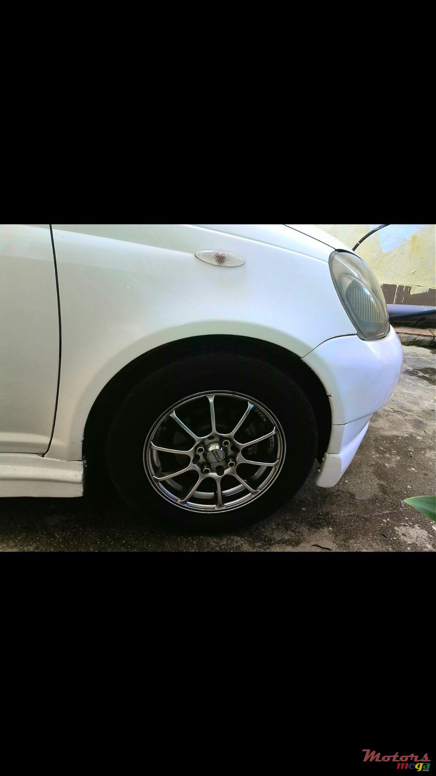 2000' Toyota Vitz photo #3