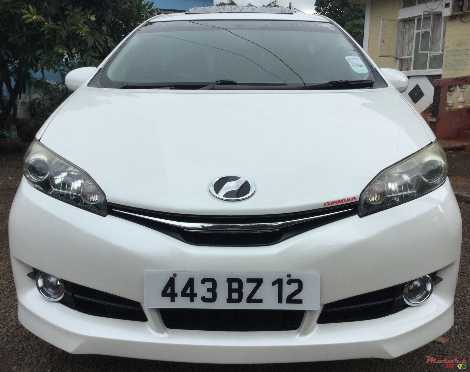 2012' Toyota Corolla Wish photo #1