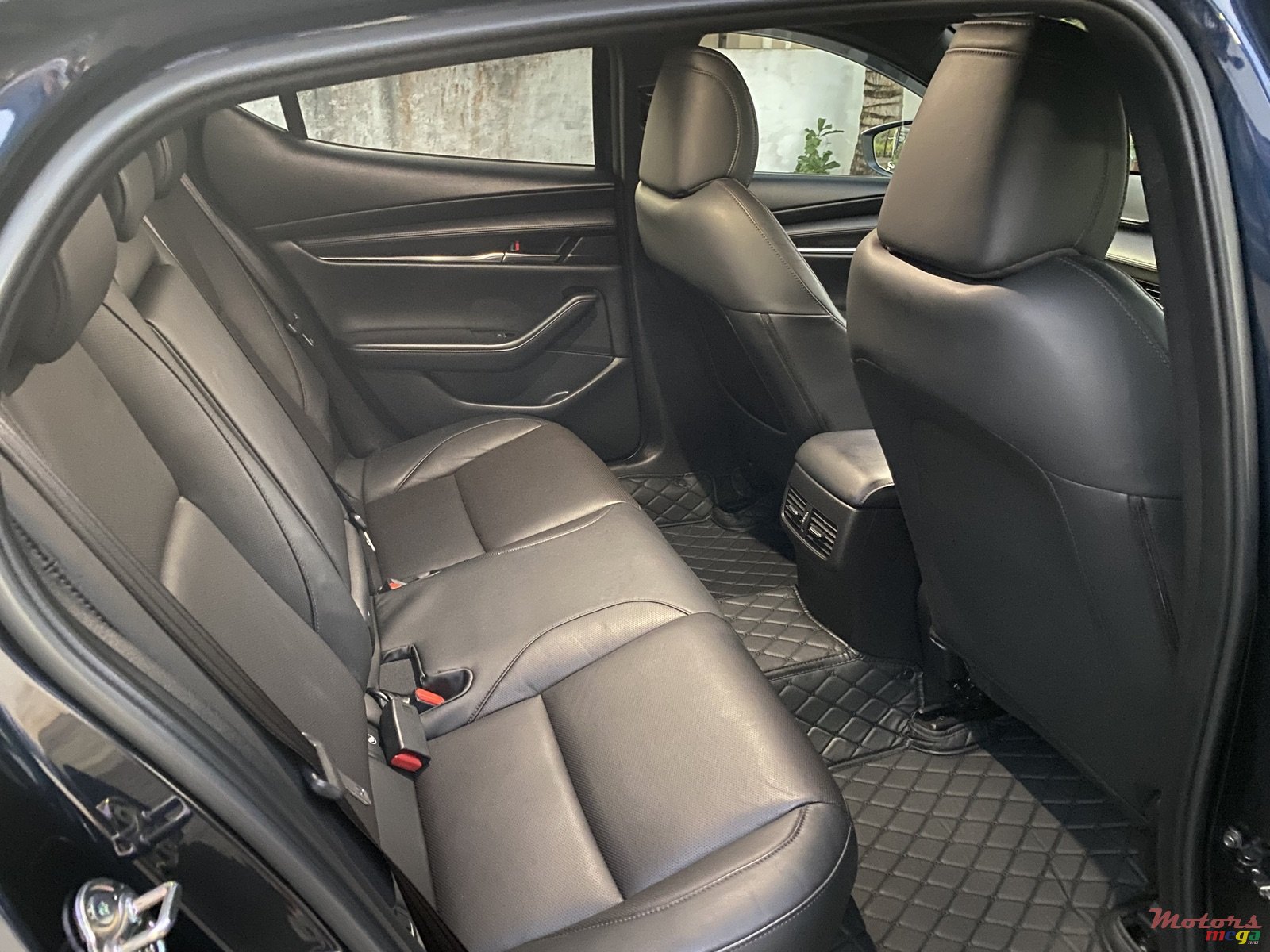 2023' Mazda 3 SykActiv High-Plus photo #6