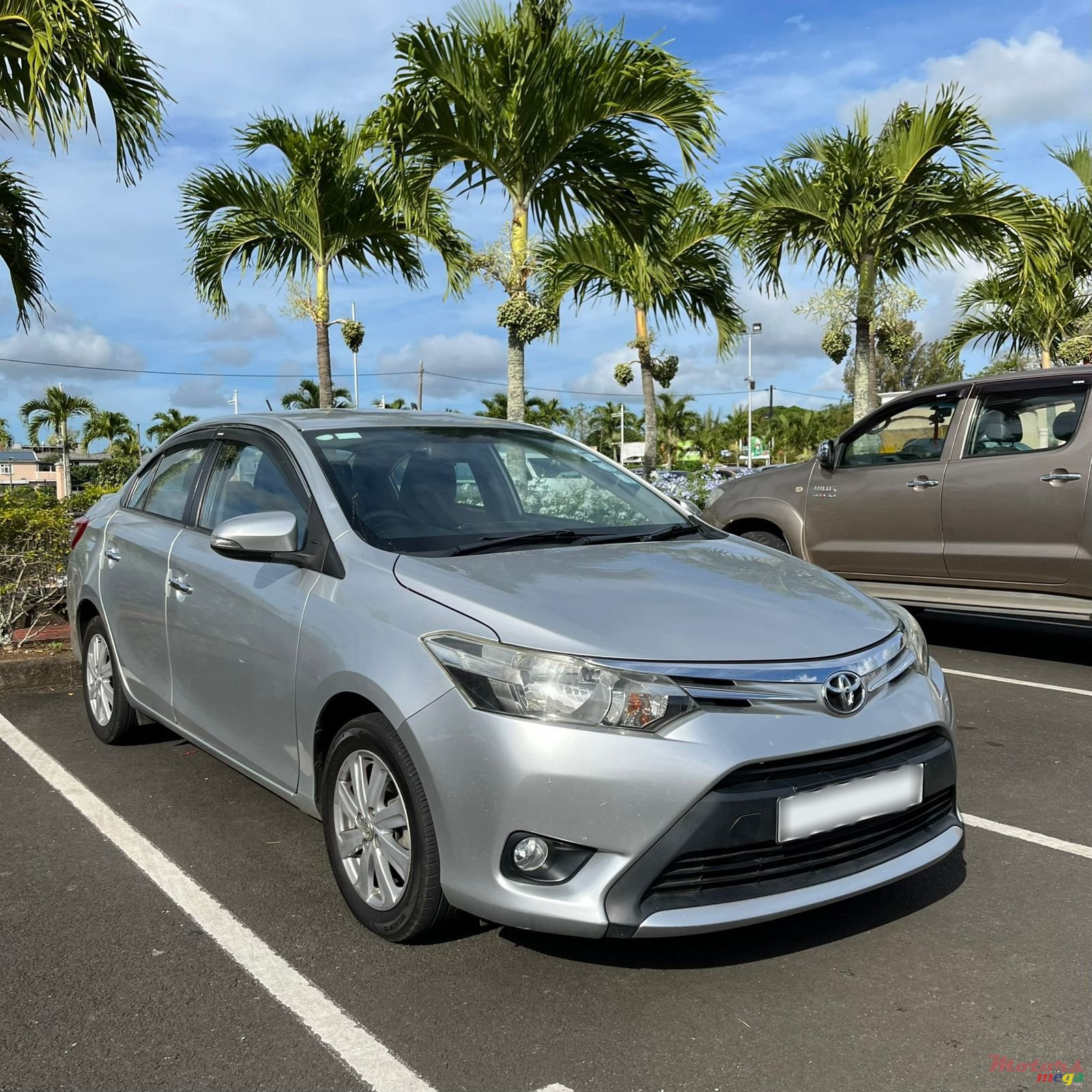 2013' Toyota Yaris G photo #1