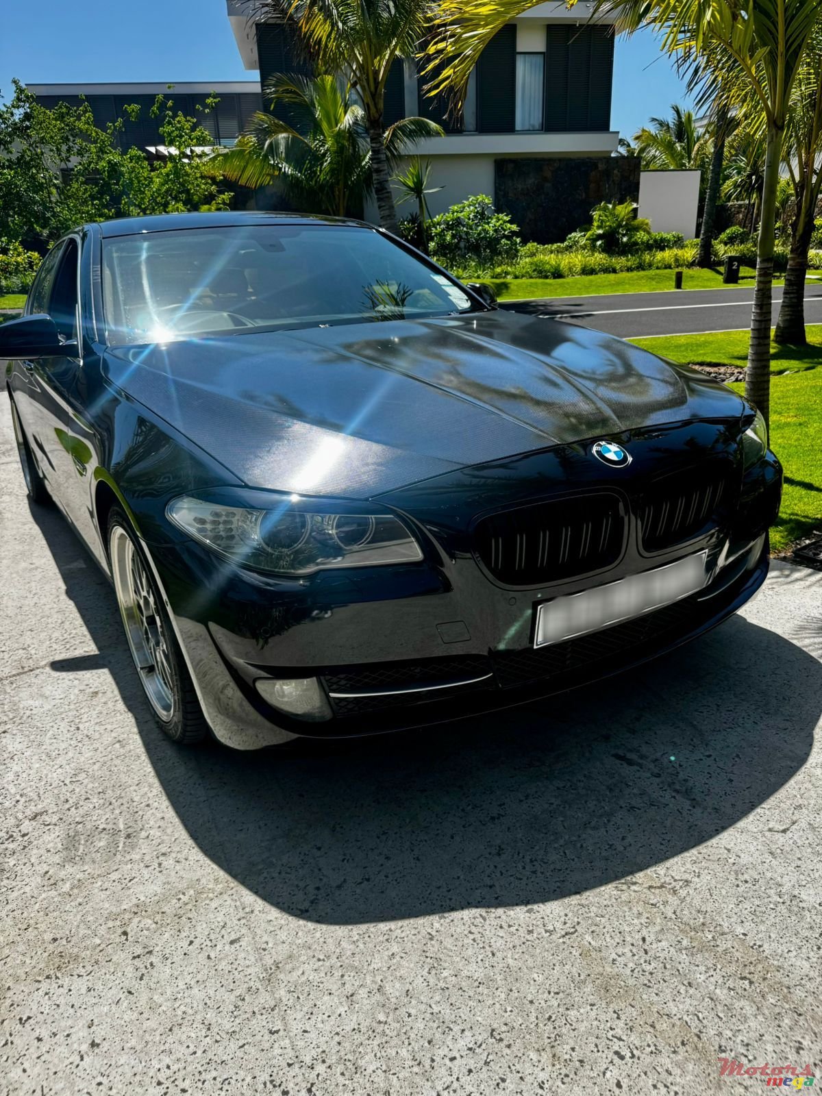 2013' BMW 528 photo #2