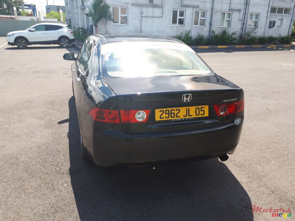 2005' Honda Accord photo #2